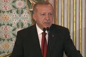 Erdoğan: Kapalı spor salonuna arena adı veriyorsunuz, ne demek arena?