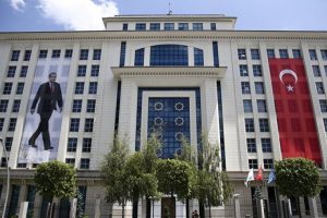 AK Parti yargı paketi taslak metnini MHP'ye sundu