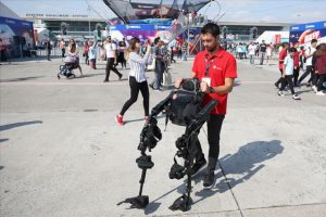 Y&uuml;r&uuml;yemeyenler i&ccedil;in giyilebilir dış iskelet robotu TEKNOFEST'te