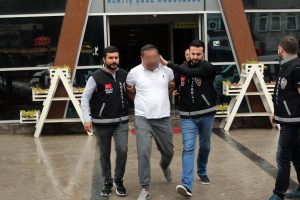 Kiraladıkları evde fuhuş yaptıran 2 sevgili g&ouml;zaltına alındı
