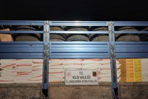 Kilis'te ka&ccedil;ak TIR lastiği ve mazot ele ge&ccedil;irildi