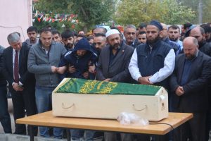 6. kattan d&uuml;şerek &ouml;len Mehmet bebek toprağa verildi