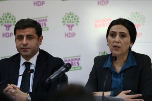 Demirtaş ve Y&uuml;ksekdağ'a tutuklama