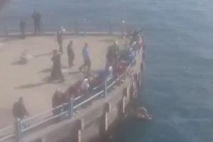 Galata k&ouml;pr&uuml;s&uuml;'nde intihar girişimi