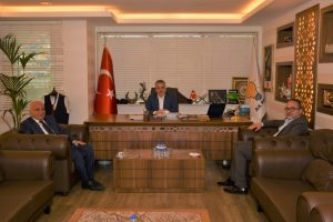 AK Parti Bursa İl Başkanı Salman: "&Ccedil;alışanın, &uuml;retenin yanındayız"
