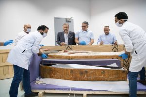 Mısır'da 2 mumyanın lahiti a&ccedil;ıldı