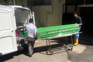 Ka&ccedil;ırdığı sevgilisinin yakınları tarafından bı&ccedil;aklanıp &ouml;ld&uuml;r&uuml;ld&uuml;