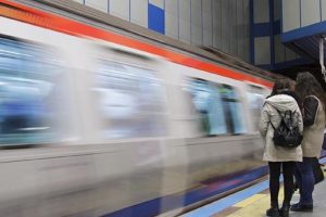 Atat&uuml;rk Havalimanı'na metro seferleri durduruldu