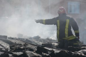 Ekmek yapmak isteyen kadınlar tandırlığı k&uuml;le &ccedil;eviriyordu