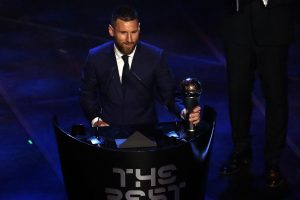 FIFA yılın en iyi futbolcusunu belirledi
