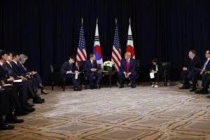 Trump G&uuml;ney Kore Cumhurbaşkanı Moon ile g&ouml;r&uuml;şt&uuml;