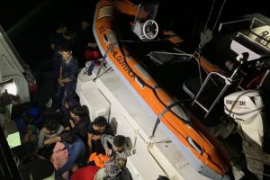 Dat&ccedil;a'da 37 ka&ccedil;ak g&ouml;&ccedil;men yakalandı
