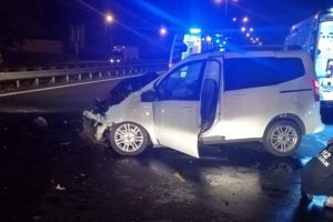 Sakarya'da asker teslimi d&ouml;n&uuml;ş&uuml;nde trafik kazası meydana geldi