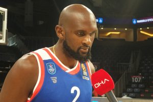 Chris Singleton: Ergin Ataman, y&uuml;reğimizle oynamamızı istiyor