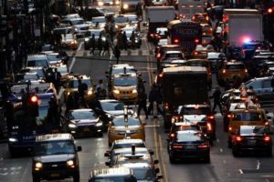 Elektrikli ara&ccedil;lara 60 milyar sterlinlik faizsiz kredi