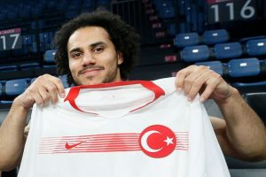 Shane Larkin T&uuml;rk Milli Takımı'ndan teklif bekliyor
