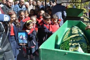Bursa plakalı ara&ccedil;ta can veren baba ve 3 oğlunun cenazesinde g&ouml;zyaşları sel oldu