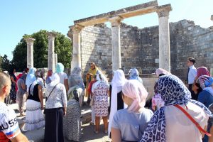 Efes'te bin yıl sonra tarihi ayin yapıldı