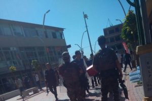 Korucular HDP binasına saldırdı: 5 g&ouml;zaltı