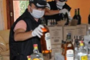 Mersin'de sahte i&ccedil;ki denetimleri devam ediyor