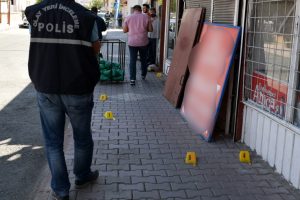 Tartışmada muhtar havaya ateş etti