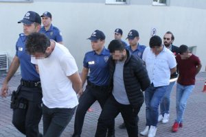 Hız motoru ile uyuşturucu sevkiyatına 4 g&ouml;zaltı