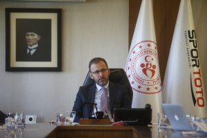 Bakan Kasapoğlu'dan Tokyo 2020 s&uuml;recinde kritik toplantı