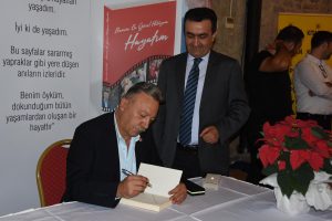 CHP İzmir Milletvekili Bayır, hayatını konu alan kitabın tanıtımını yaptı