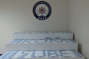 Elazığ'da sahte paraya 2 g&ouml;zaltı