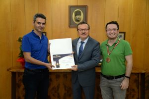 Bursa Uludağ &Uuml;niversitesi akademisyenleri fuarlardan madalya ile d&ouml;nd&uuml;