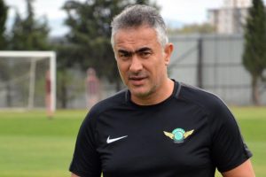 Akhisarspor kupada sahneye &ccedil;ıkıyor