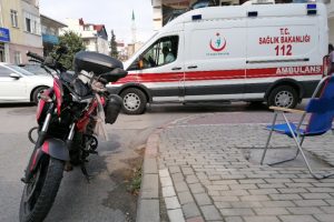 Motosikletle kamyonet &ccedil;arpıştı