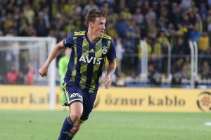Fenerbah&ccedil;e'nin tecr&uuml;beli oyuncusu derbiye hazır