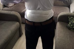 Belinde yarım kilo uyuşturucuyla yakalandı
