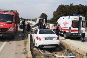 Bursa'da feci kaza: 1 &ouml;l&uuml;, 2 yaralı