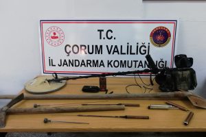 Jandarmadan ka&ccedil;ak kazı &ccedil;alışmasına su&ccedil;&uuml;st&uuml;