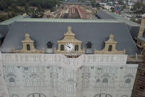 Haydarpaşa Garı'nın simgesi monte edildi