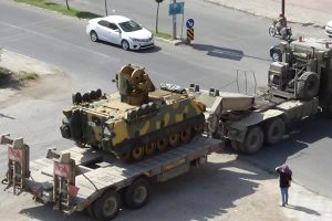 Sınır birliklerine tank sevkiyatı devam ediyor