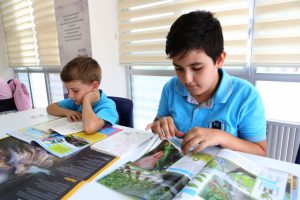 Bursa Fethiyeli &ouml;ğrenciler k&uuml;t&uuml;phanelerine kavuştu