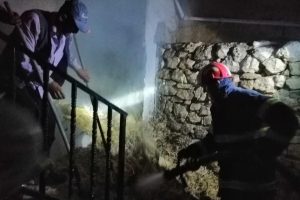 Ahırda yangın &ccedil;ıktı