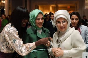 Emine Erdoğan 'Kalkınma İ&ccedil;in Moda' defilesine katıldı