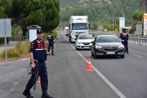 Ceza yiyeceğini &ouml;ğrenince bir sigara daha yaktı