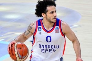 Ergin Ataman a&ccedil;ıkladı! Larkin'in Fenerbah&ccedil;e ma&ccedil;ında oynaması zor