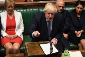 "Johnson 'parlamentoya karşı halk' temalı se&ccedil;imin zeminini hazırlıyor"