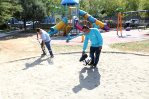 Bursa'da kum havuzları dezenfekte ediliyor