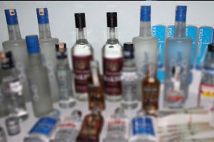 Ka&ccedil;ak i&ccedil;ki &uuml;retilen eve baskın yapıldı