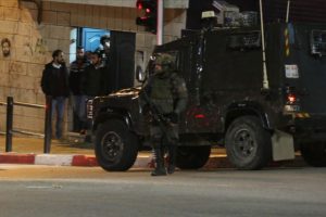 İsrail g&uuml;&ccedil;leri gece baskınlarını s&uuml;rd&uuml;r&uuml;yor