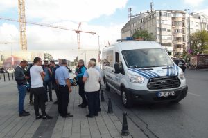 Dilenci operasyonu: Zabıtayı g&ouml;r&uuml;nce numara yaptı