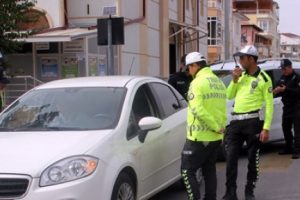 5 bin 63 s&uuml;r&uuml;c&uuml;ye sigara cezası