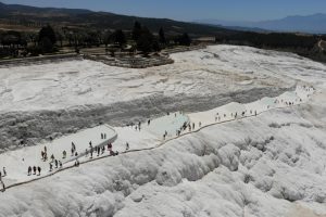 Denizli, n&uuml;fusundan fazla turist ağırladı